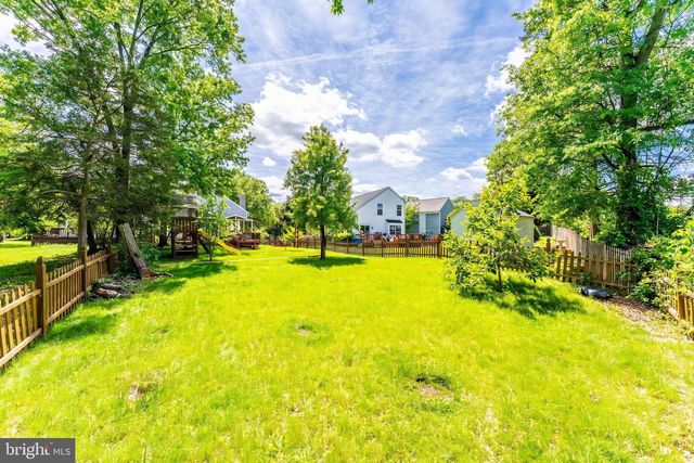 30 FENTON WOOD DR., Sterling, VA 20165