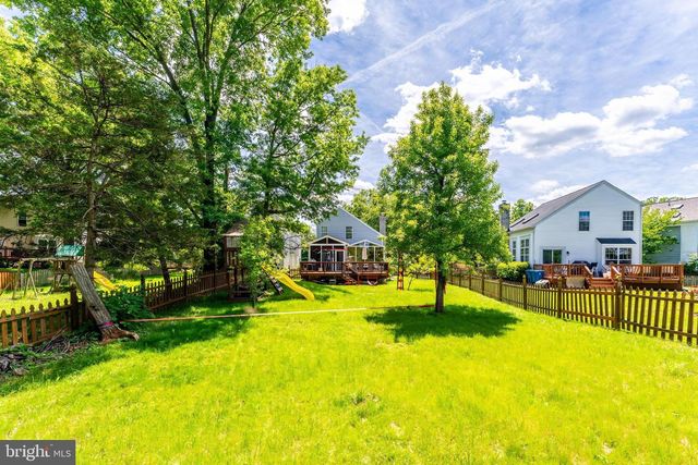 30 FENTON WOOD DR., Sterling, VA 20165