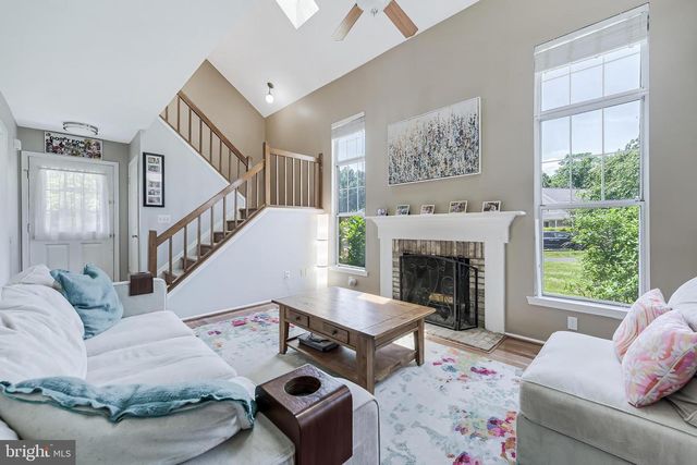 30 FENTON WOOD DR., Sterling, VA 20165