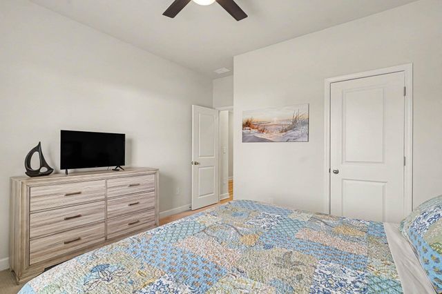 812 Sandy Side Dr., Little River, SC 29566