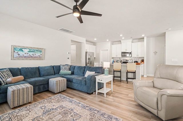 812 Sandy Side Dr., Little River, SC 29566