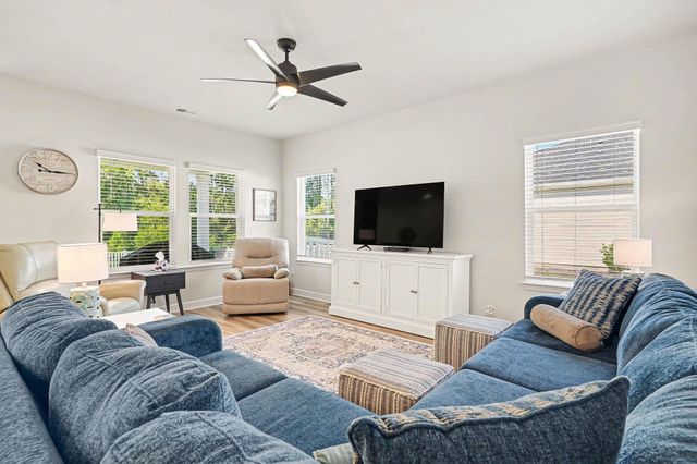 812 Sandy Side Dr., Little River, SC 29566