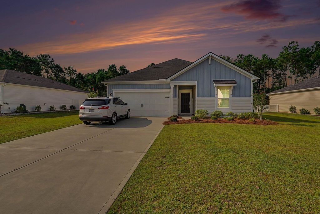 812 Sandy Side Dr., Little River, SC 29566