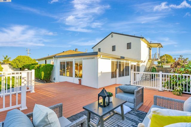 1575 Via Lucas, San Lorenzo, CA 94580