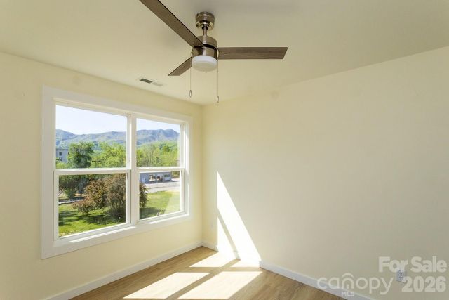 46 Vance Avenue, Black Mountain, NC 28711