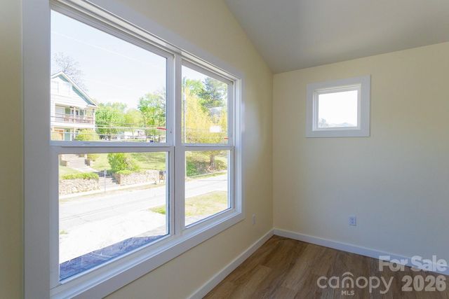 46 Vance Avenue, Black Mountain, NC 28711