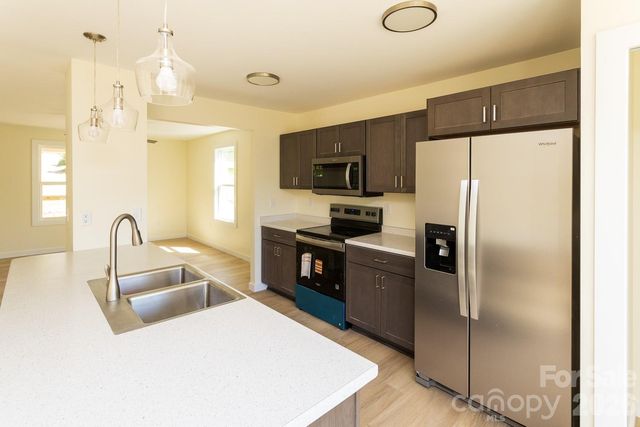 46 Vance Avenue, Black Mountain, NC 28711