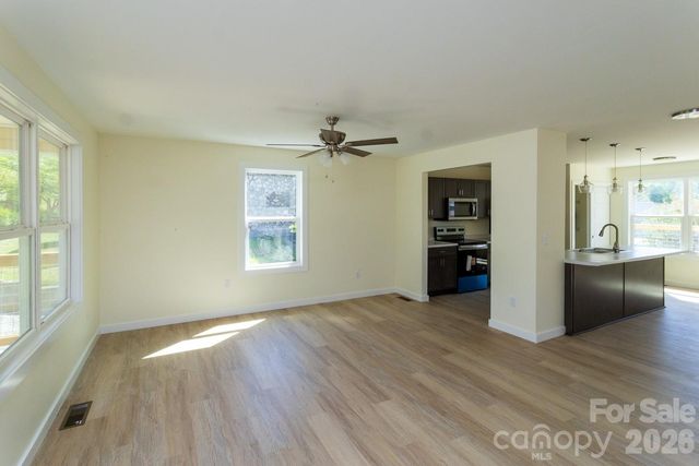 46 Vance Avenue, Black Mountain, NC 28711