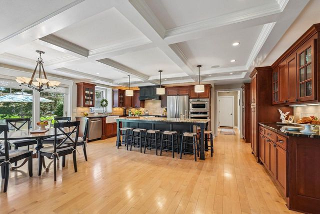 15155 Shamrock LANE, Brookfield, WI 53005