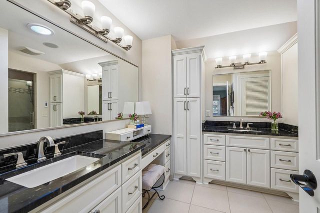 15155 Shamrock LANE, Brookfield, WI 53005