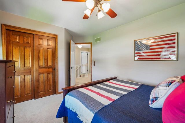 15155 Shamrock LANE, Brookfield, WI 53005