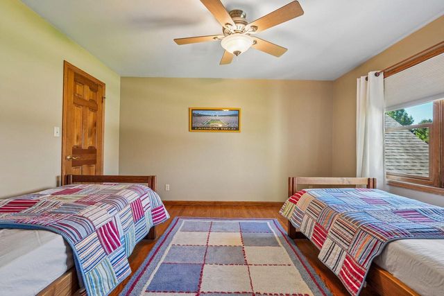 15155 Shamrock LANE, Brookfield, WI 53005