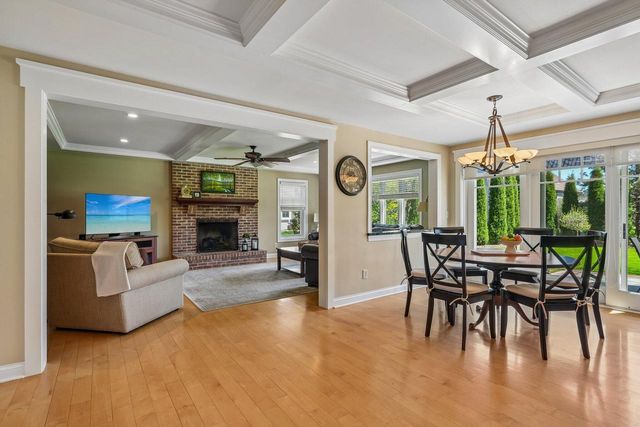 15155 Shamrock LANE, Brookfield, WI 53005