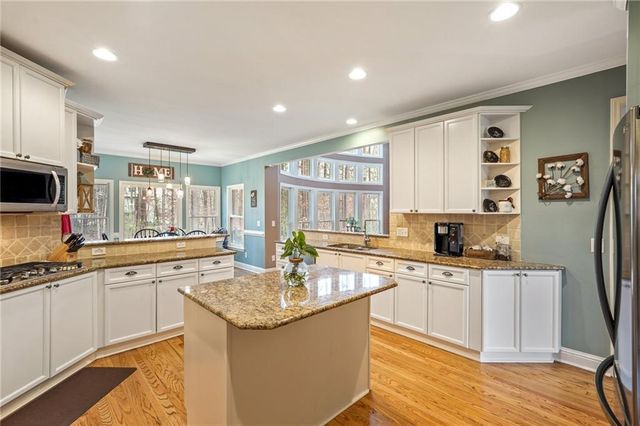 788 Highcrest Drive, Acworth, GA 30101