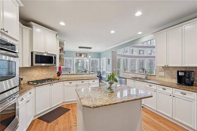 788 Highcrest Drive, Acworth, GA 30101