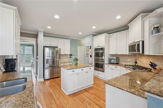 788 Highcrest Drive, Acworth, GA 30101