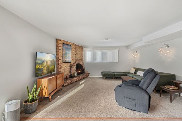 9330 Murray Court, Morton Grove, IL 60053