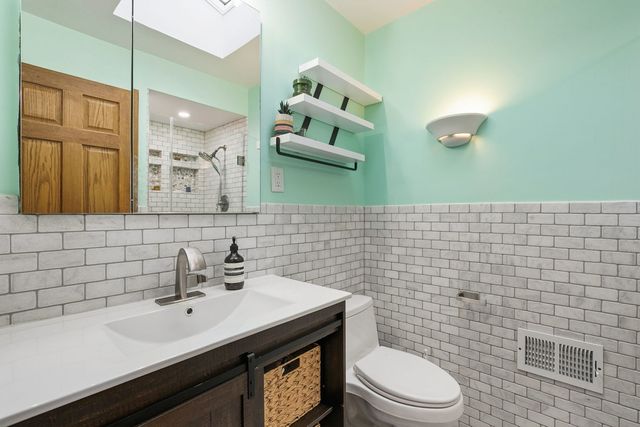 9330 Murray Court, Morton Grove, IL 60053