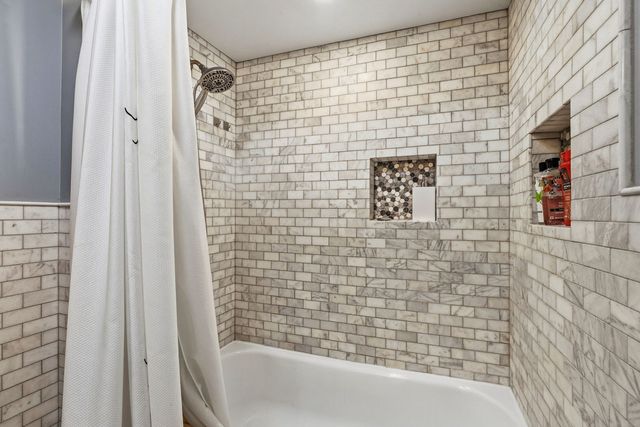 9330 Murray Court, Morton Grove, IL 60053