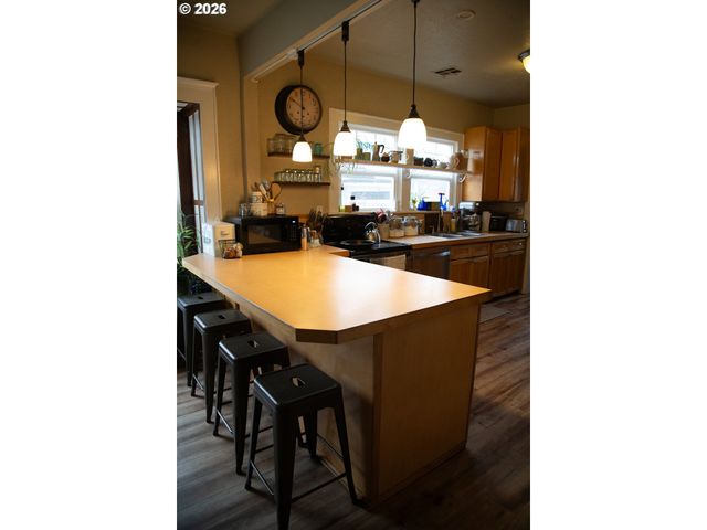 645 JUNIPER St, Junction City, OR 97448