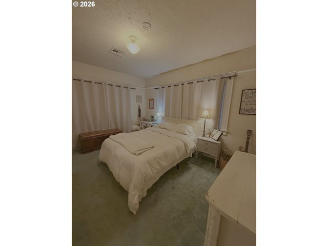 645 JUNIPER St, Junction City, OR 97448