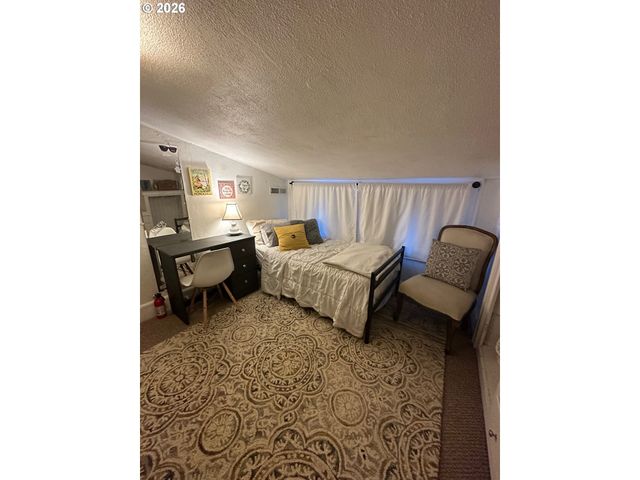 645 JUNIPER St, Junction City, OR 97448