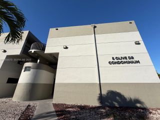 5 Olive Dr 24, Hialeah, FL 33010