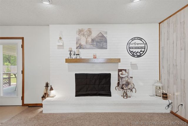 635 S Pecan Street, Oologah, OK 74053