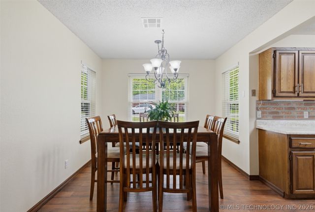 635 S Pecan Street, Oologah, OK 74053