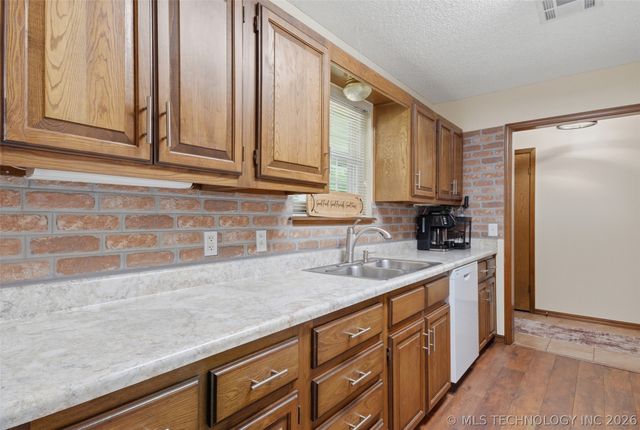 635 S Pecan Street, Oologah, OK 74053