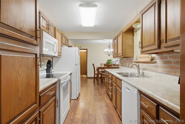 635 S Pecan Street, Oologah, OK 74053