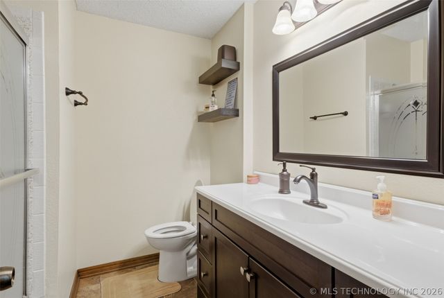 635 S Pecan Street, Oologah, OK 74053