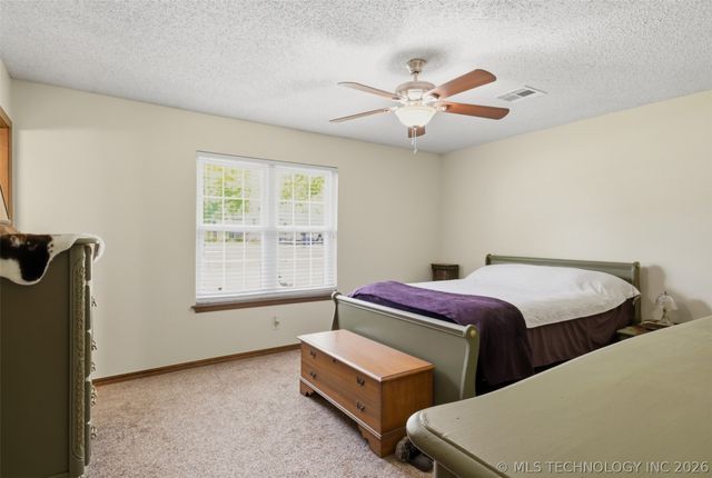 635 S Pecan Street, Oologah, OK 74053