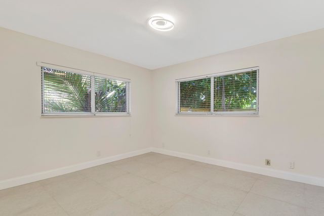 376 SW 2nd Street, Boca Raton, FL 33432