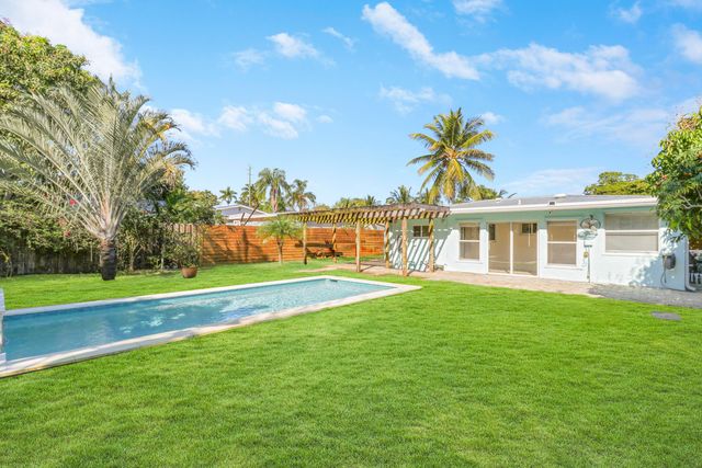 376 SW 2nd Street, Boca Raton, FL 33432