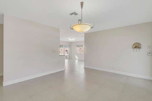 376 SW 2nd Street, Boca Raton, FL 33432