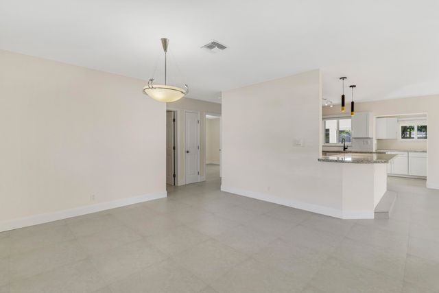 376 SW 2nd Street, Boca Raton, FL 33432