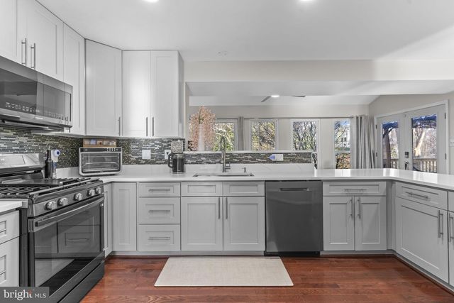 24 AURELIE DR, Fredericksburg, VA 22406