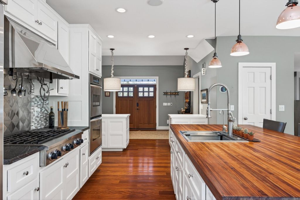 19055 Ridgewood Road, Deephaven, MN 55391 — photo 5