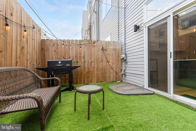 2147 CROSS ST, Philadelphia, PA 19146