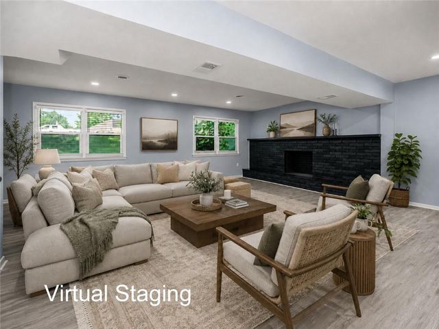 7733 Mission Road, Prairie Village, KS 66208