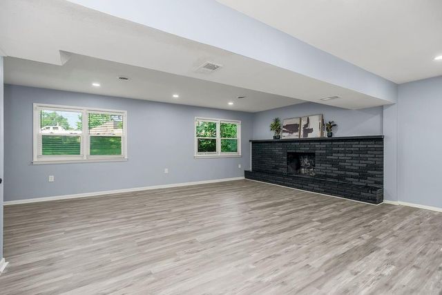 7733 Mission Road, Prairie Village, KS 66208