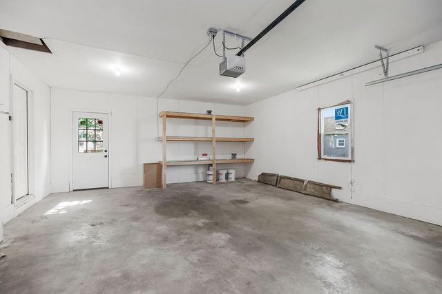 7733 Mission Road, Prairie Village, KS 66208