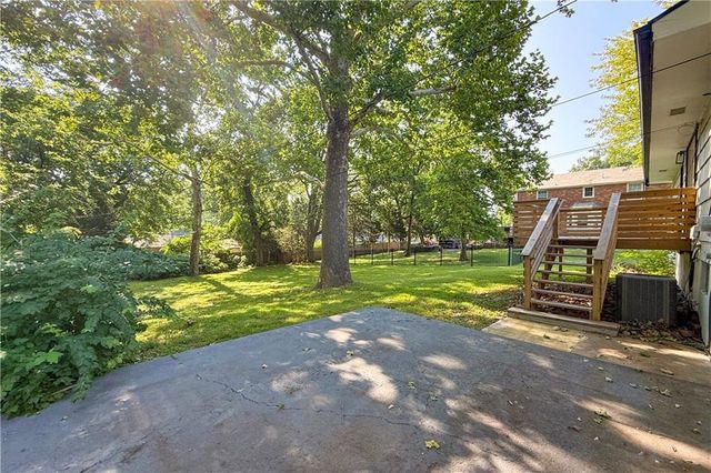 7733 Mission Road, Prairie Village, KS 66208