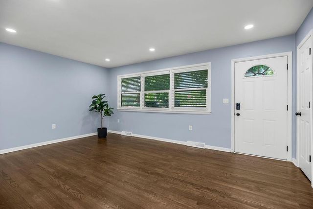 7733 Mission Road, Prairie Village, KS 66208