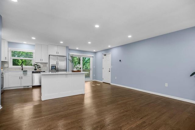 7733 Mission Road, Prairie Village, KS 66208