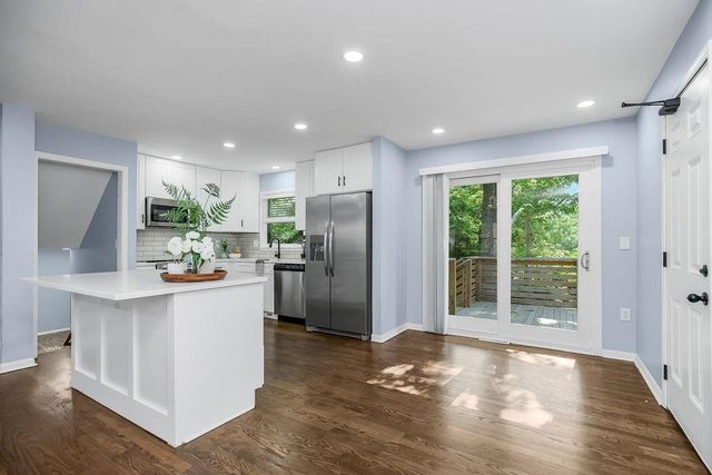 7733 Mission Road, Prairie Village, KS 66208