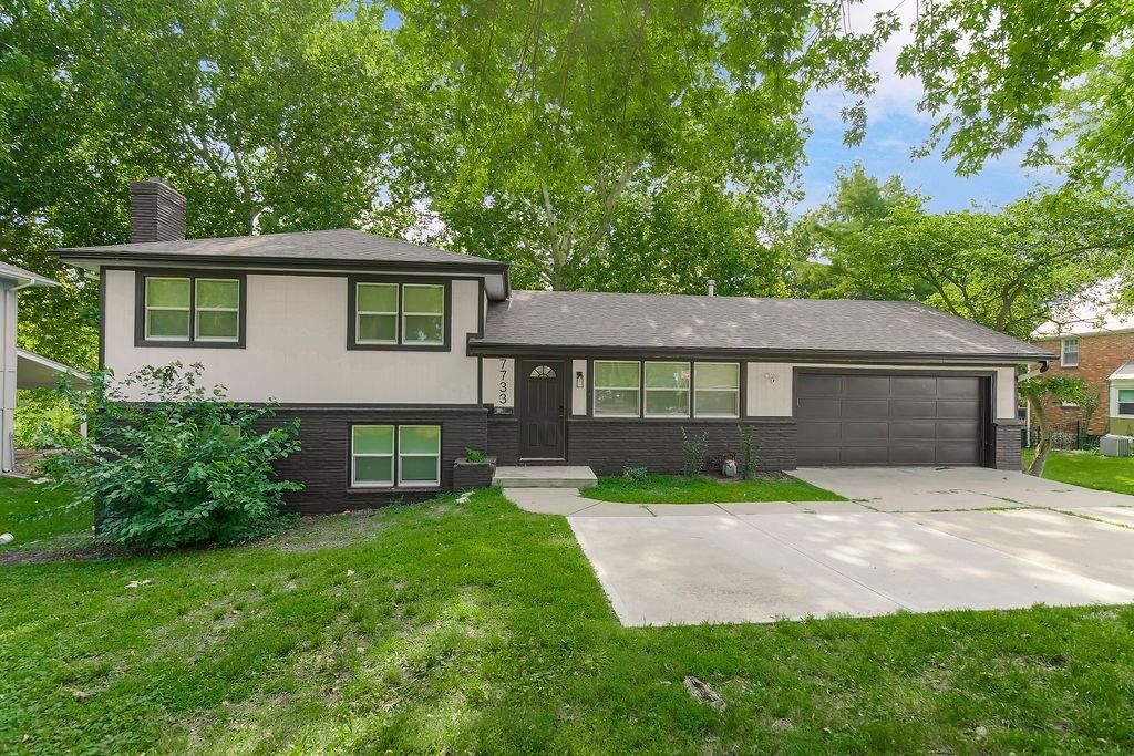 7733 Mission Road, Prairie Village, KS 66208