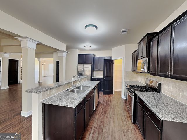 453 Cherry Creek Drive, Loganville, GA 30052