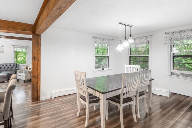 9 Colonial Rd, Sutton, MA 01590